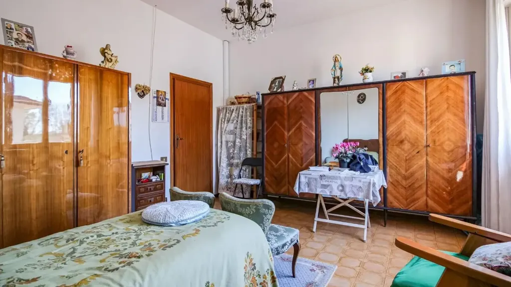 Bedrooms - Apartment with Balcony in Vecchiano Centre