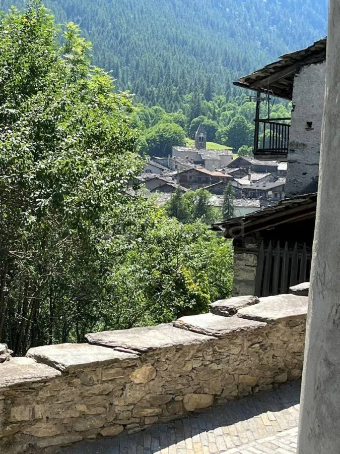 Balcony - Rustic House with Garden in Bellino