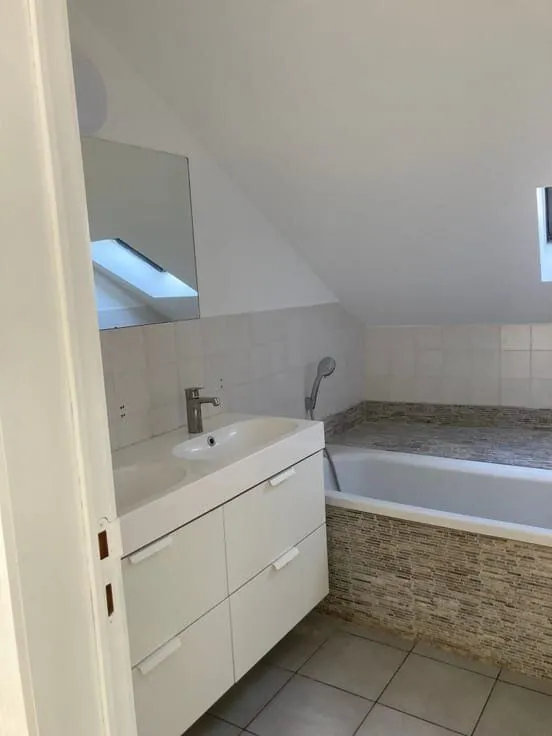 Vannitoad - Bright Flat Near Wavre Centre