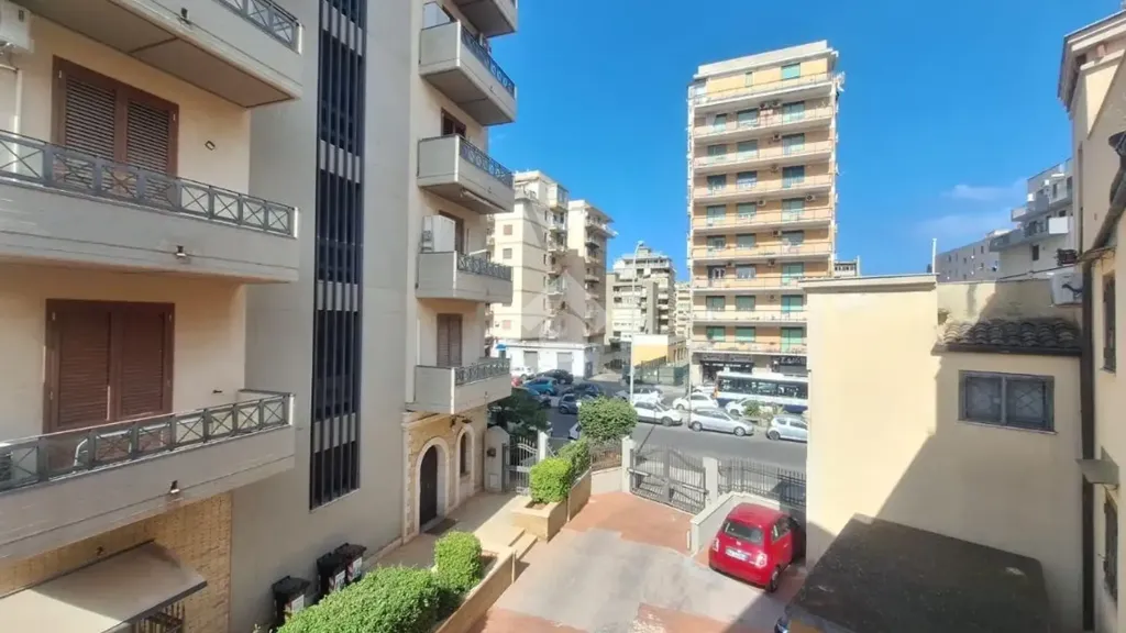 Balcon - Rustic Trilocale with Terrace in Palermo
