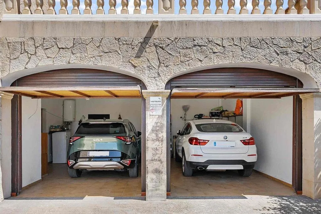 Garage - Chalet with Pool and Terrace in Sa Cabaneta