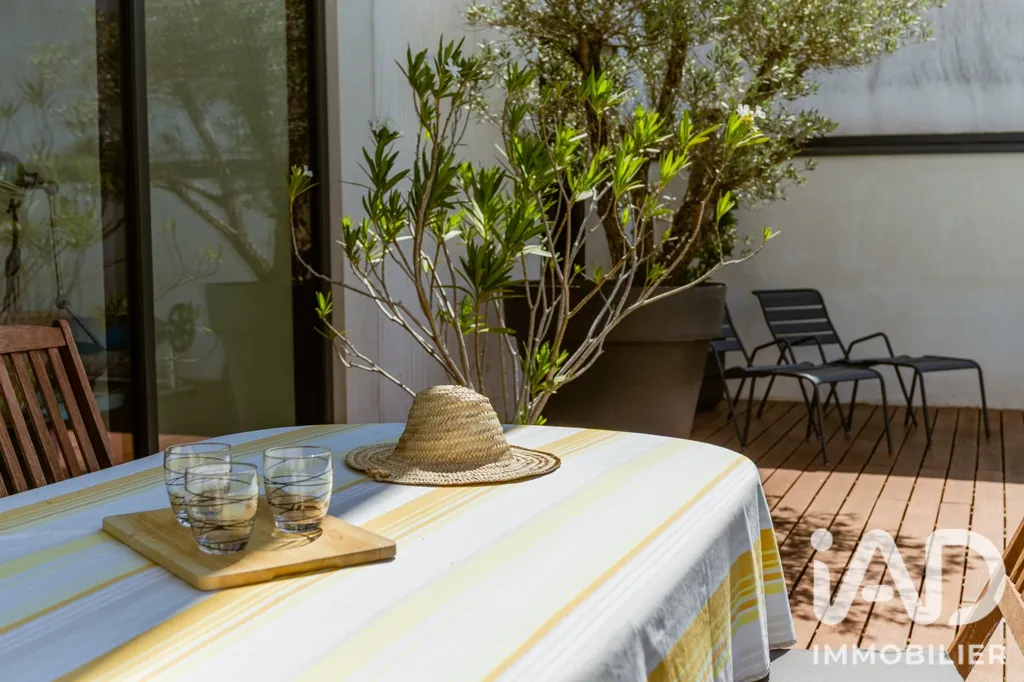 Terrasse - Maison d'Architecte avec Piscine à Puilboreau