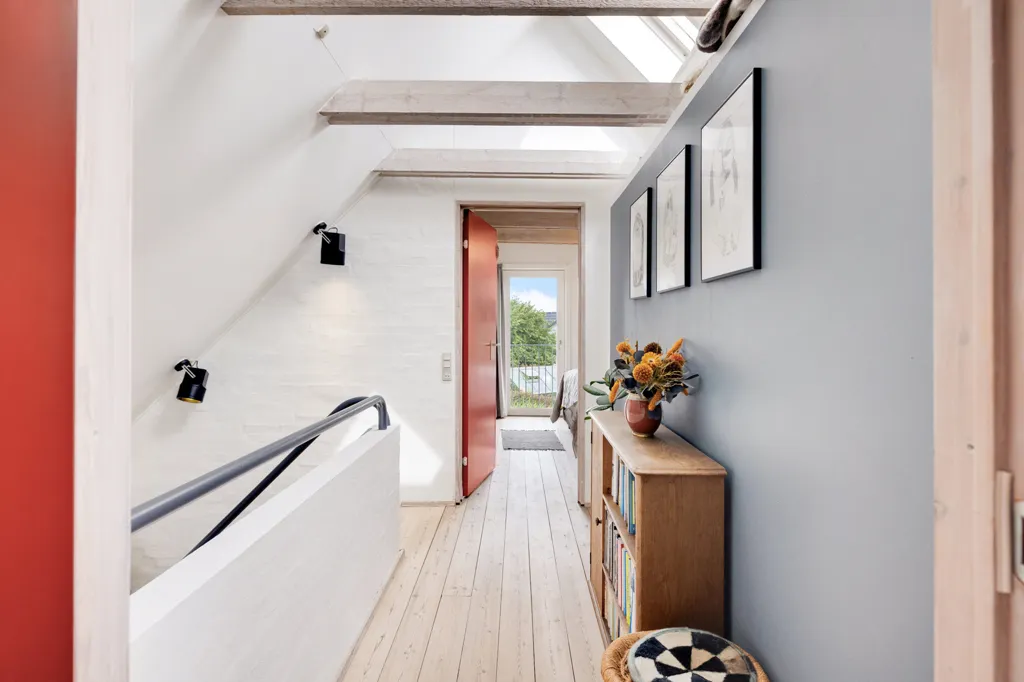 hallway_entrance
