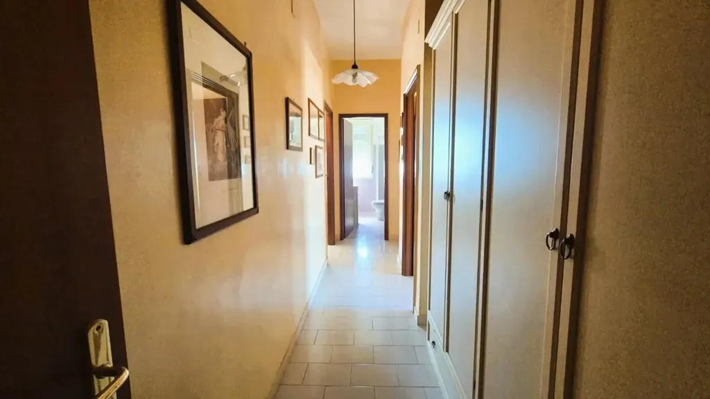 hallway_entrance