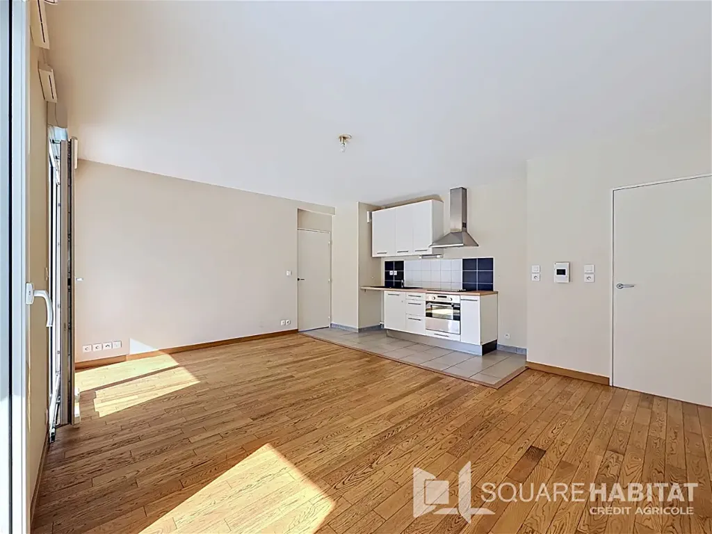 Séjour - Appartement 3 Pièces avec Balcon à Rennes