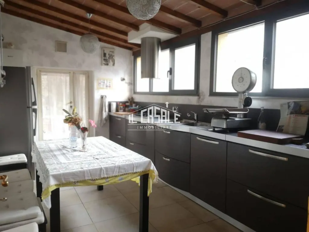 Cuisine - Spacious Apartment with Terrace near Dicomano