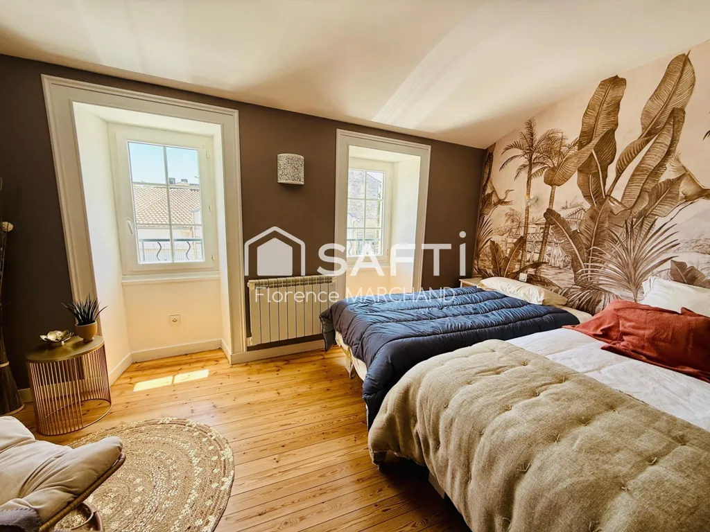 Magamistoad - Renovated Townhouse with Terrace in Saint-Porchaire Centre
