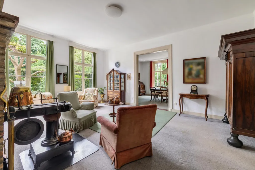 Living Room - Monumental Villa with Historical Charm in Breda