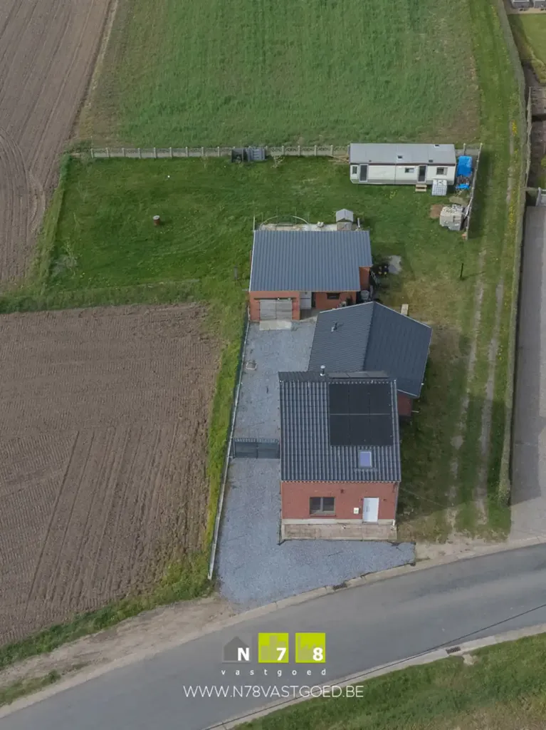 Õhuvaade - Renovated House with Garden in Bree