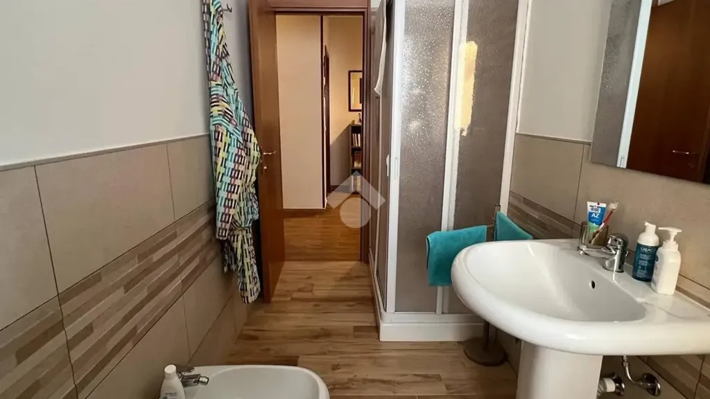 Salles de bain - Modernised Apartment with Balcony in Palermo