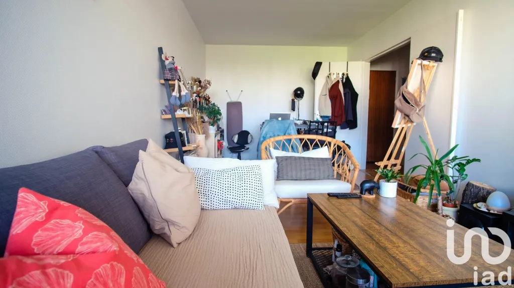 Elutuba - 2-Bedroom Apartment with Balcony in Créteil