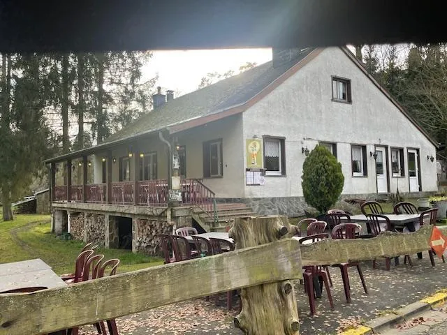 Extérieur - Taverne en Activité avec Vue sur la Semois à Frahan