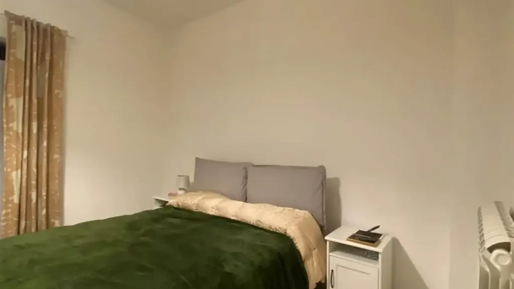 Chambres - Rear-Facing Apartment with Terrace in Cosenza