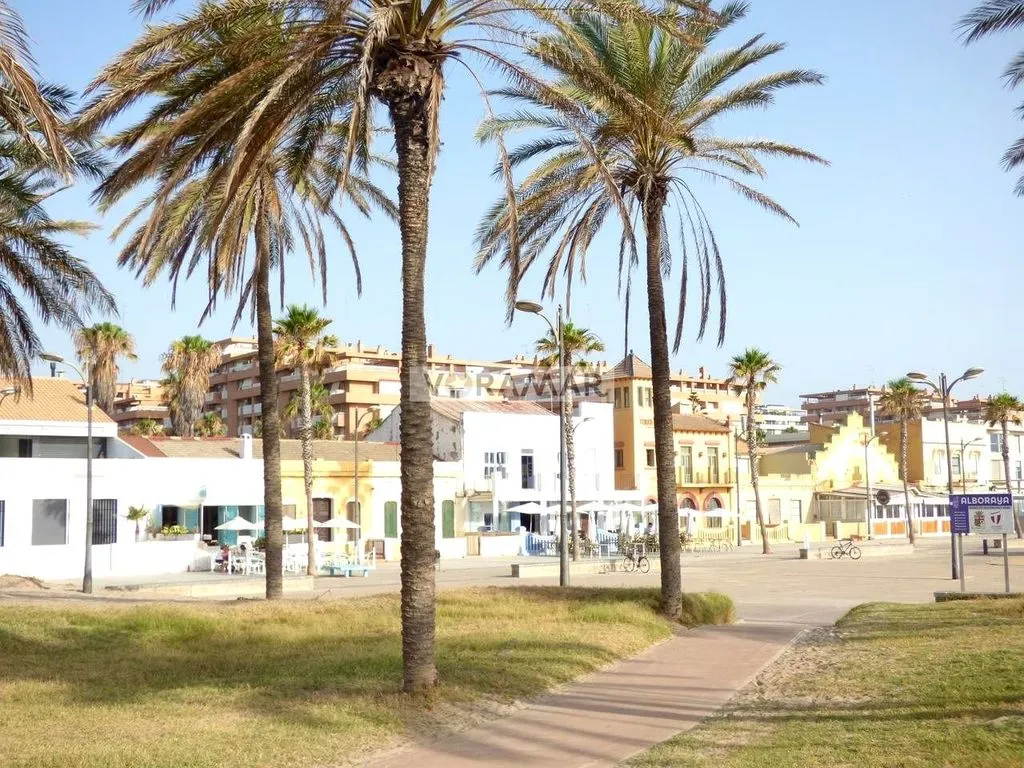 Luxury Villa with Seafront Access in Valencia