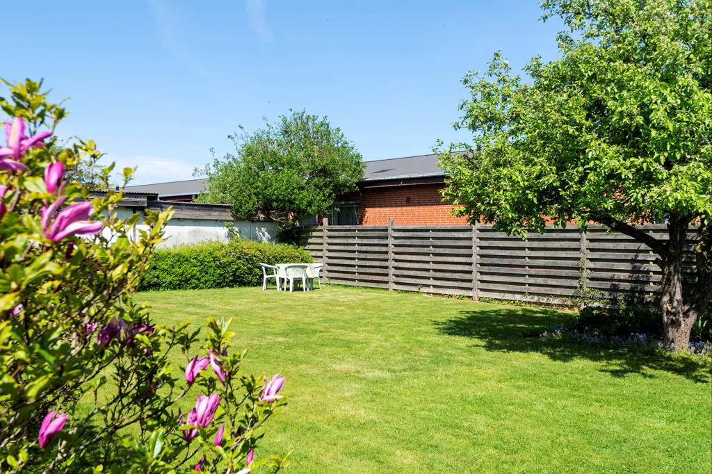 Jardin - Fenced Villa with Garden in Hårlev