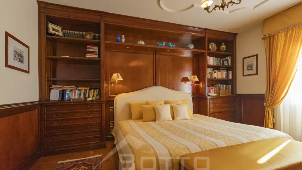 Chambres - Historic Villa with Central Location in Grignasco