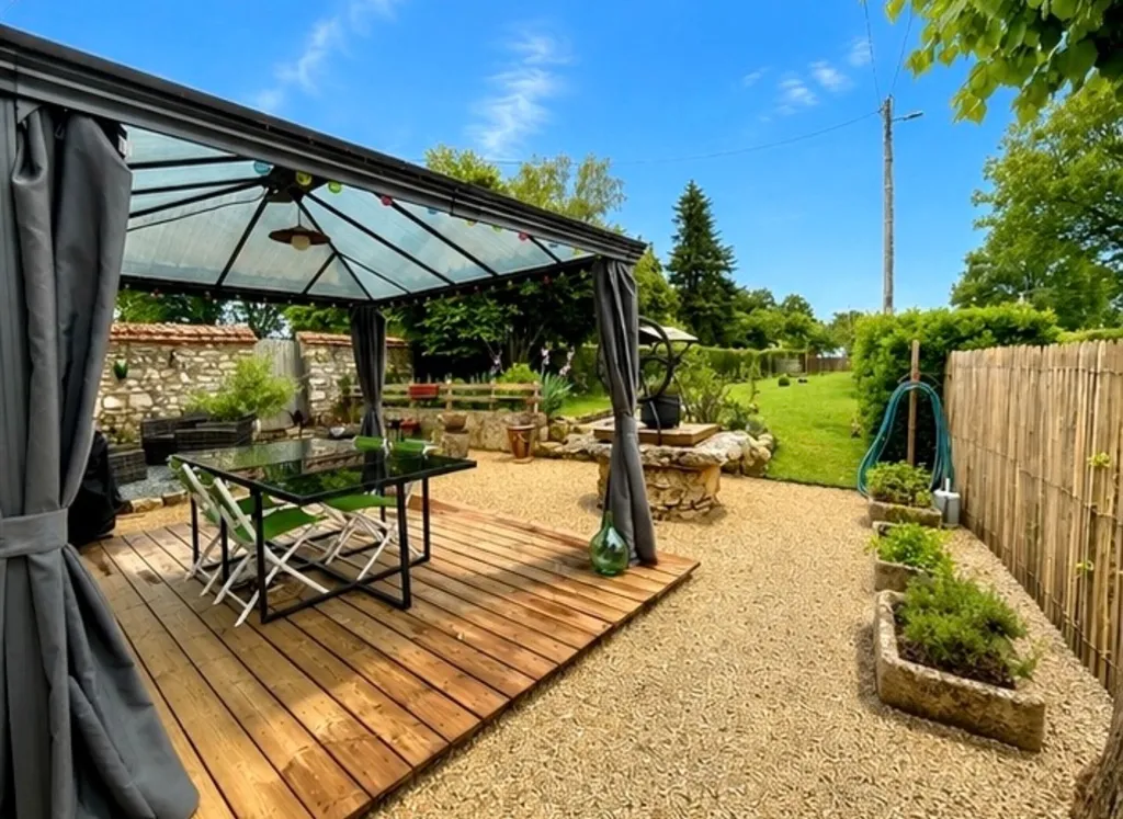 Terrass - Charming House with Terrace in Lusignan