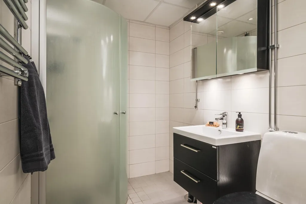 Bathrooms - Apartment with Balcony near Borlänge Centre