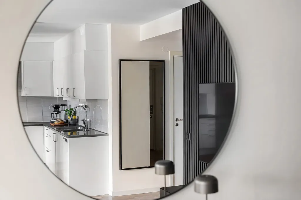 Séjour - Spacious Three-Bedroom Flat with Garden in Björkris
