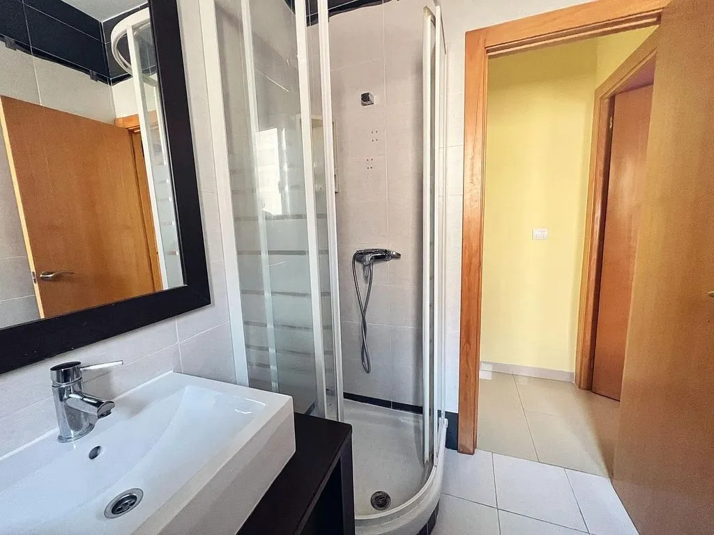 Bathrooms - Furnished Flat with Air Conditioning in Algirós