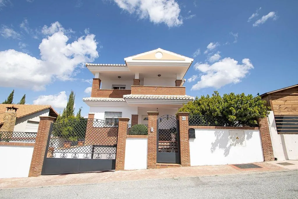 Välivaade - Chalet with Pool and Terrace in Nívar
