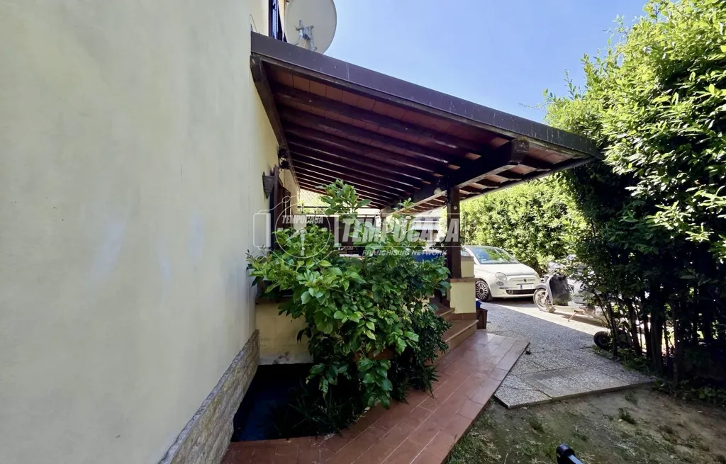 Terrass - Rustic Villa with Garden in Castagnola, Massa