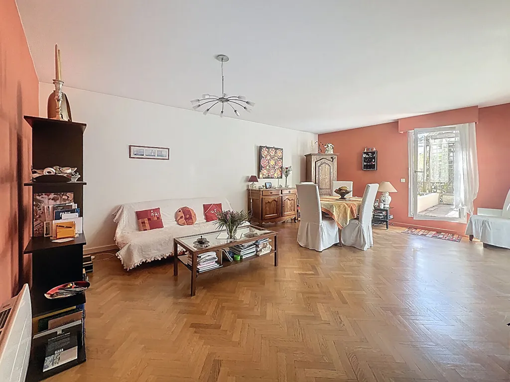 Soggiorno - Apartment with Terrace in Suresnes Centre