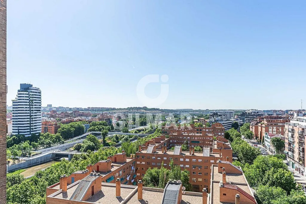 Balcon - Apartment with Terrace in Almendrales, Madrid