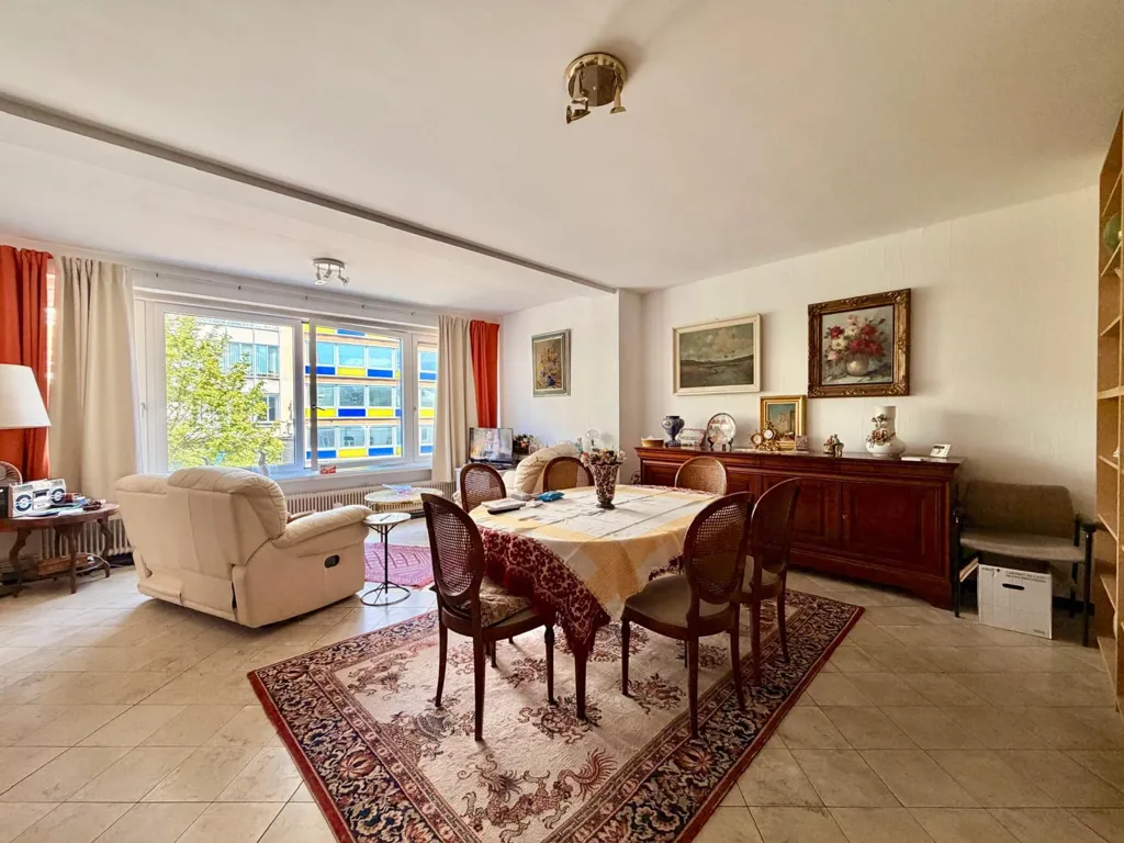 Söögituba - Furnished Studio with Elevator in Charleroi