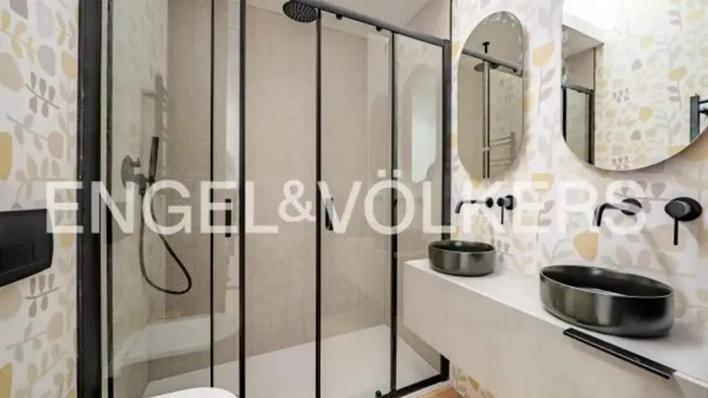 Salles de bain - Renovated Triplex with Balcony in Milan