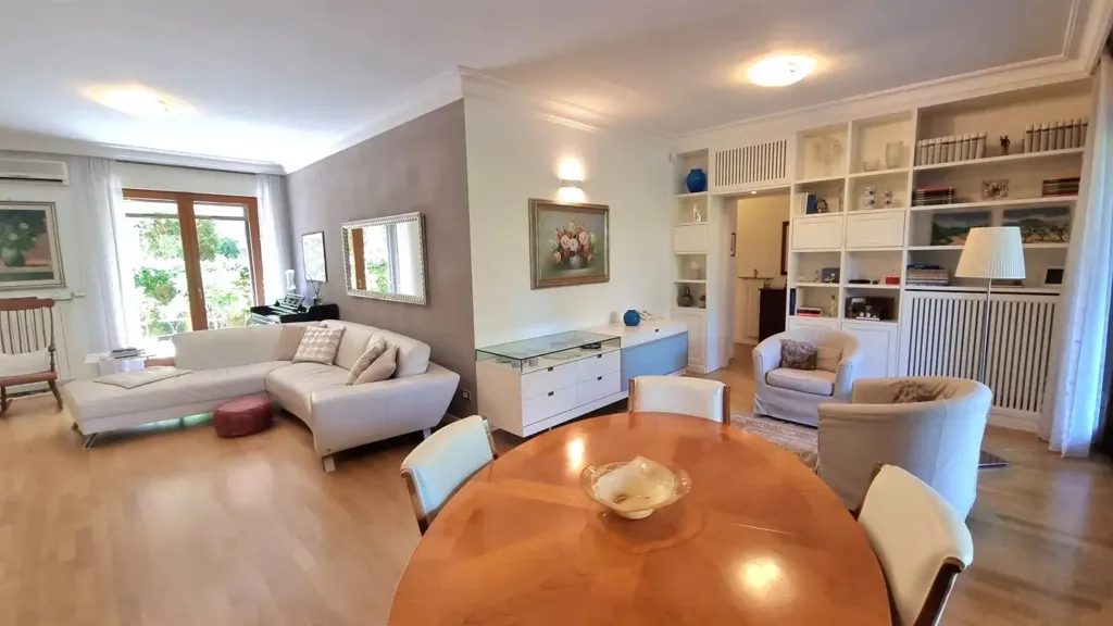 Appartement 4 pièces à IT
