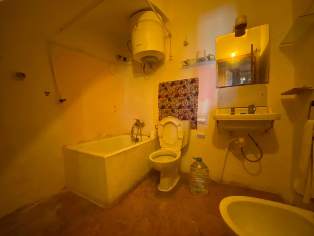 Vannitoad - House with Reform Potential in Godall