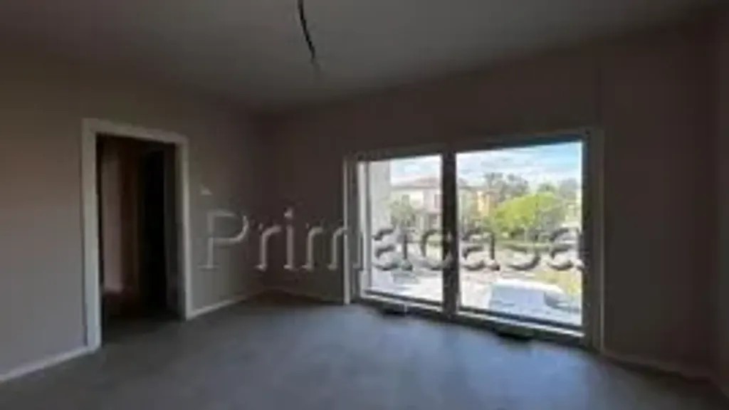 Pièces - New Four-Bedroom Apartment with Parking in Prevalle