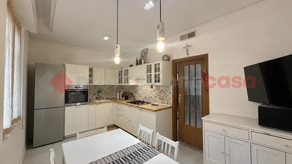 Kitchen - Semi-detached Villa with Central Location in Opera