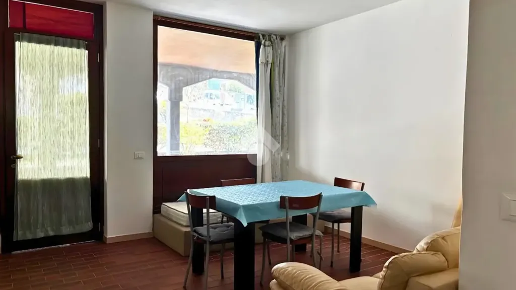Salle à manger - Ground Floor Apartment with Balcony near Terme