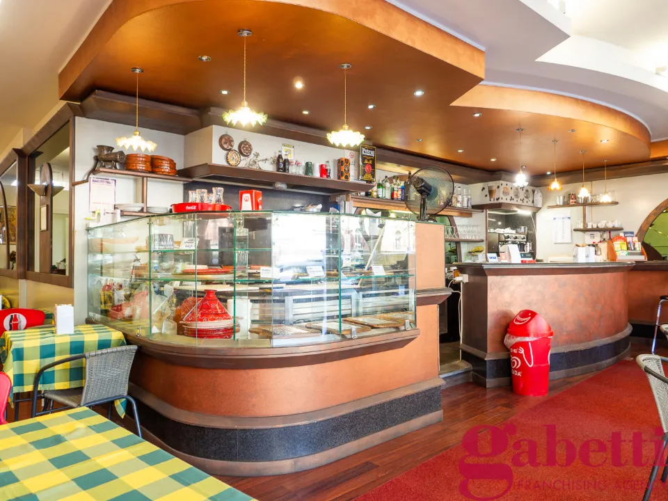 Stanze - Commercial Space with Bar in Milan