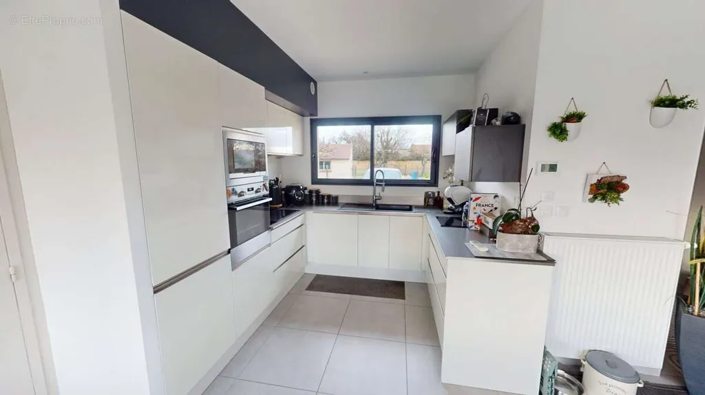 Cuisine - Maison Contemporaine avec Jardin à Olivet