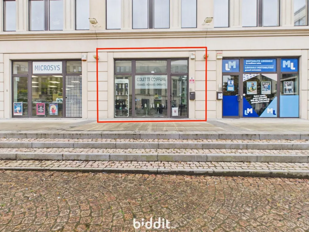 Extérieur - Commerce avec Visite Virtuelle à Auderghem