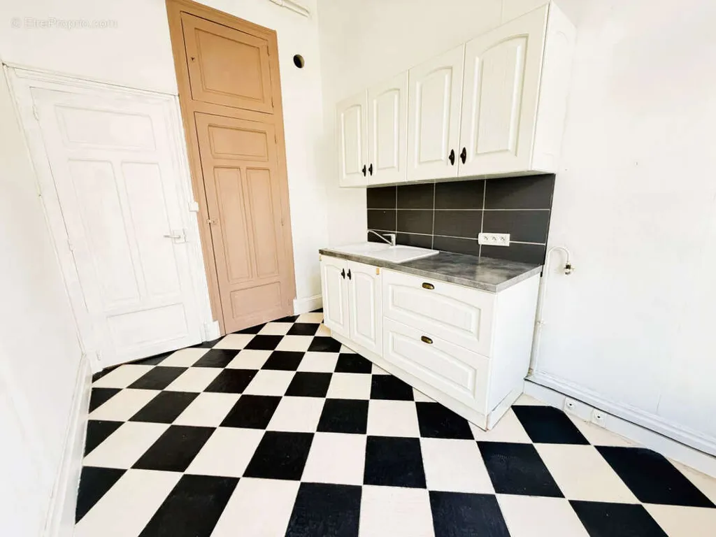 Cucina - Art Déco Flat with Balcony in Vichy Centre