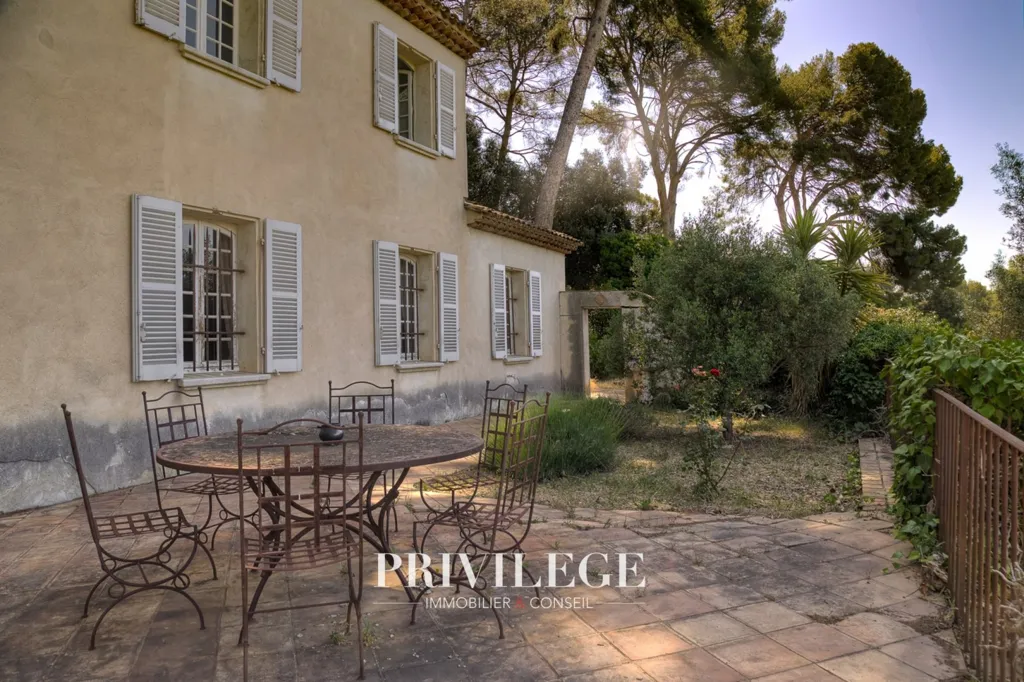 Terrasse - Villa avec échappée mer à Ollioules