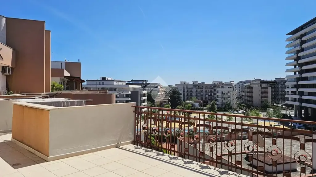 Rõdu - Attic Apartment with Double Aspect in Trani