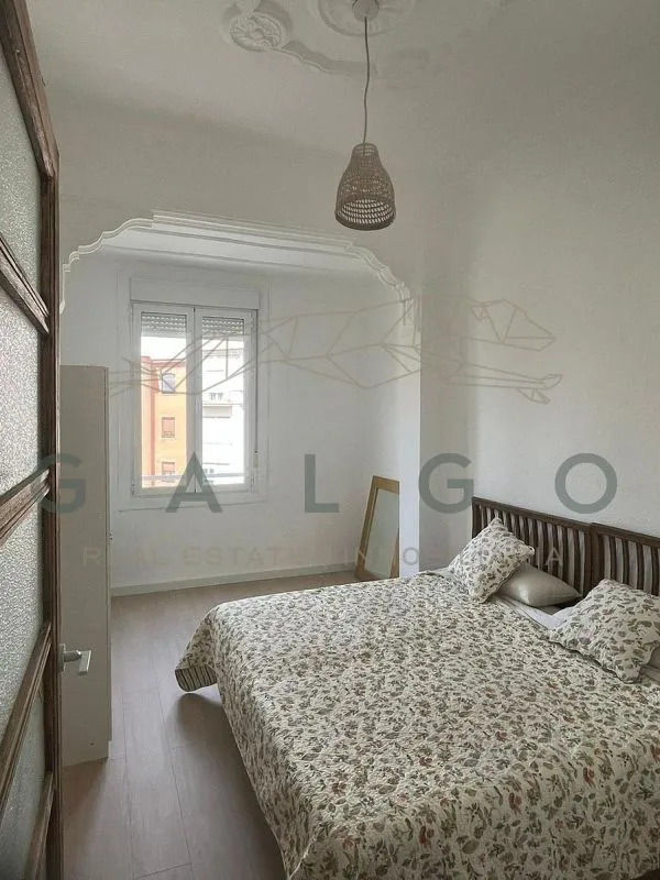 Chambres - Renovated Flat with High Ceilings in Arrancapins