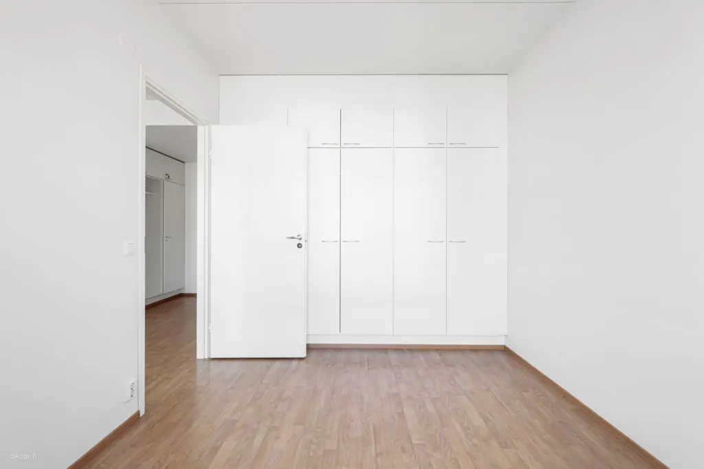 Zimmer - 6-Storey Apartment with Balcony in Pakkala, Vantaa