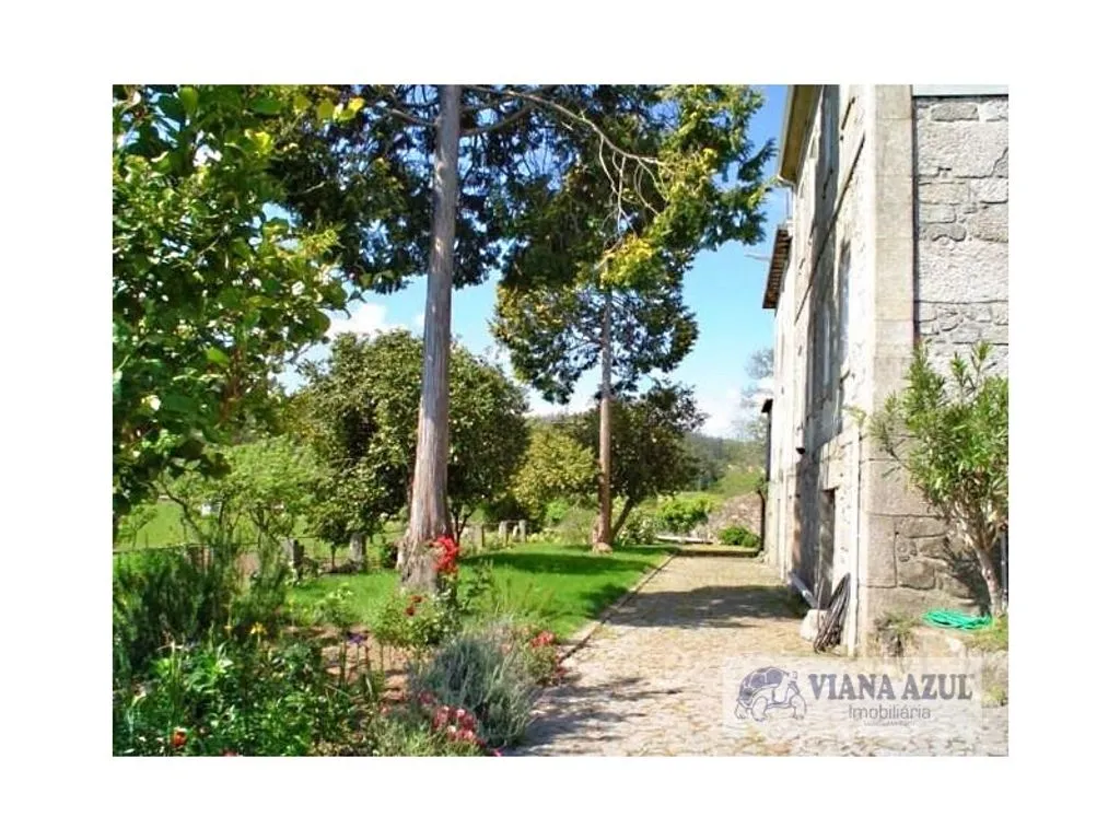 Aed - Historic Manor with Garden in Vila de Punhe