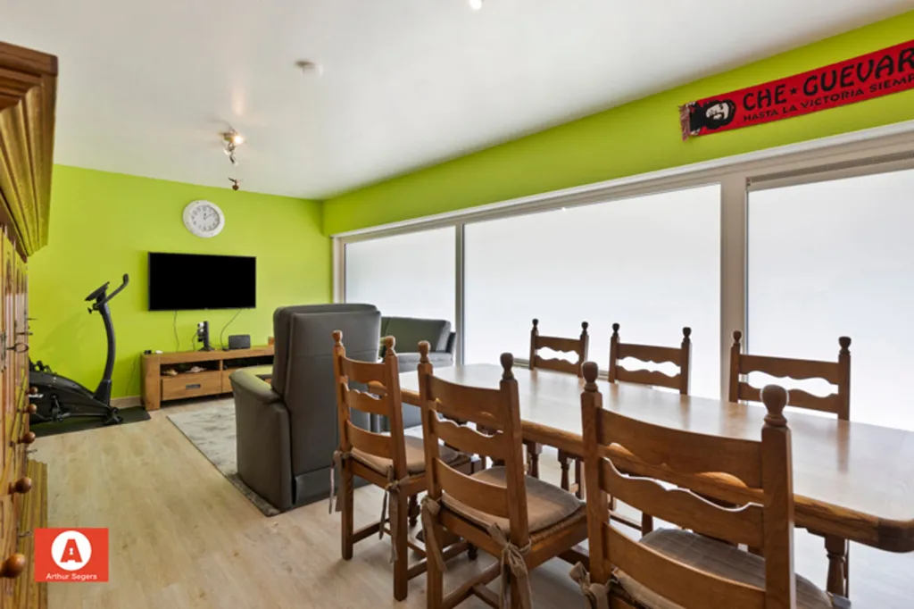Söögituba - Garden-Level Apartment with Garage in Lebbeke