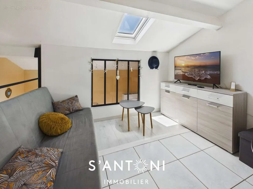Séjour - Villa 3 Chambres avec Grande Terrasse près de la Plage