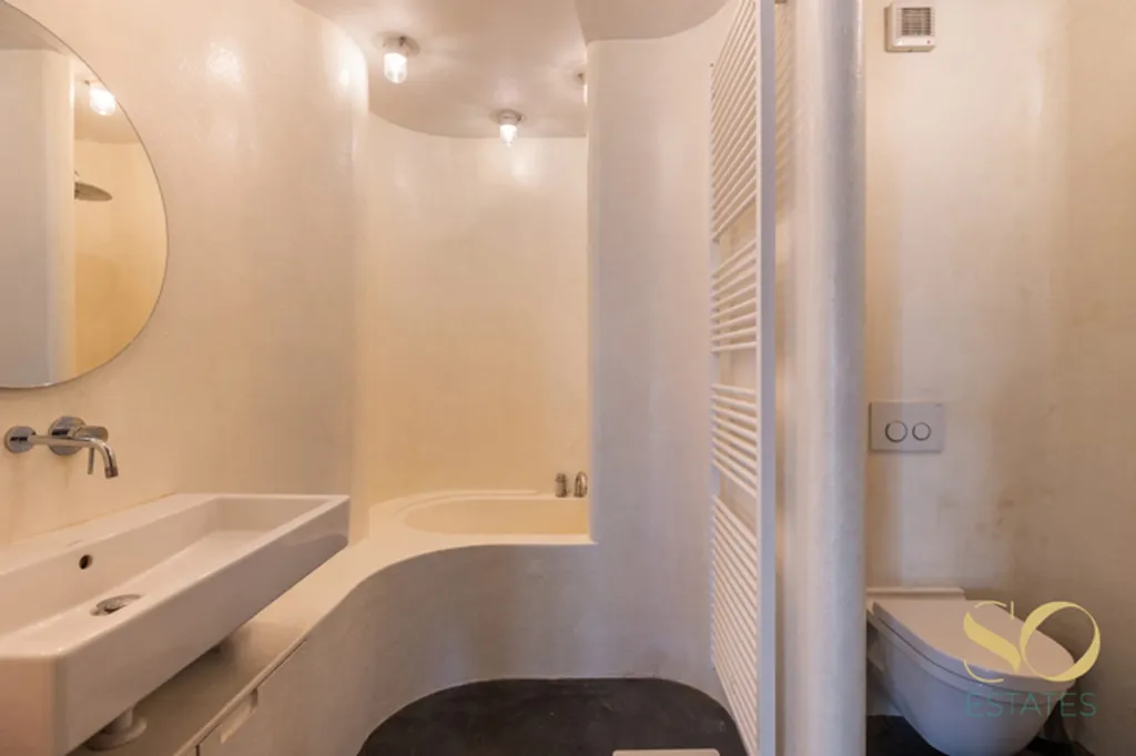 Bathrooms - Duplex Loft with Terrace in Brussels