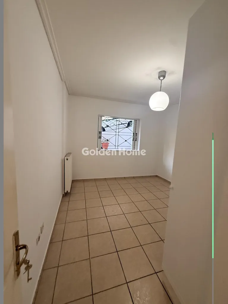 Entrée - Modern Flat with Balcony in Ampelokipoi
