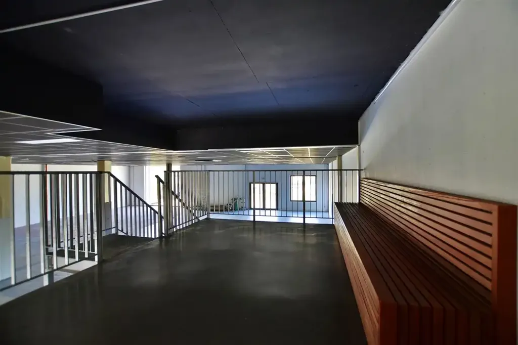 Toad - Multifunctional Business Premises with Outdoor Pool in Hamme