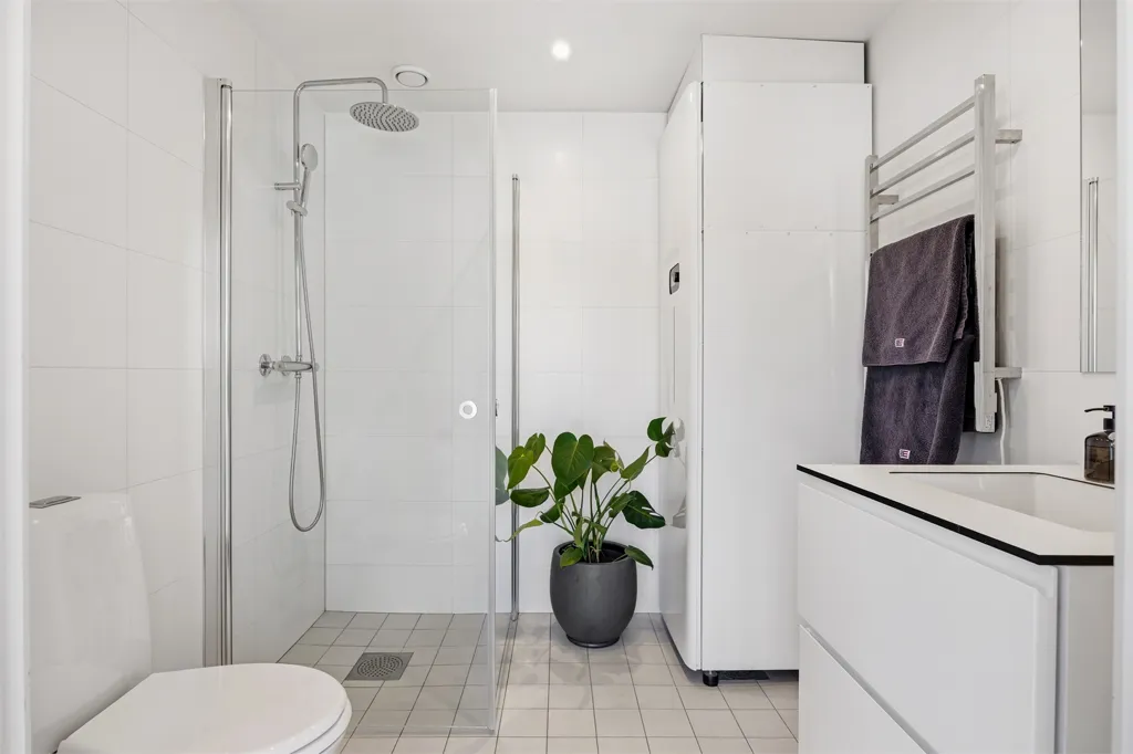 Vannitoad - Modern Two-Storey Flat with Garden in Klinta